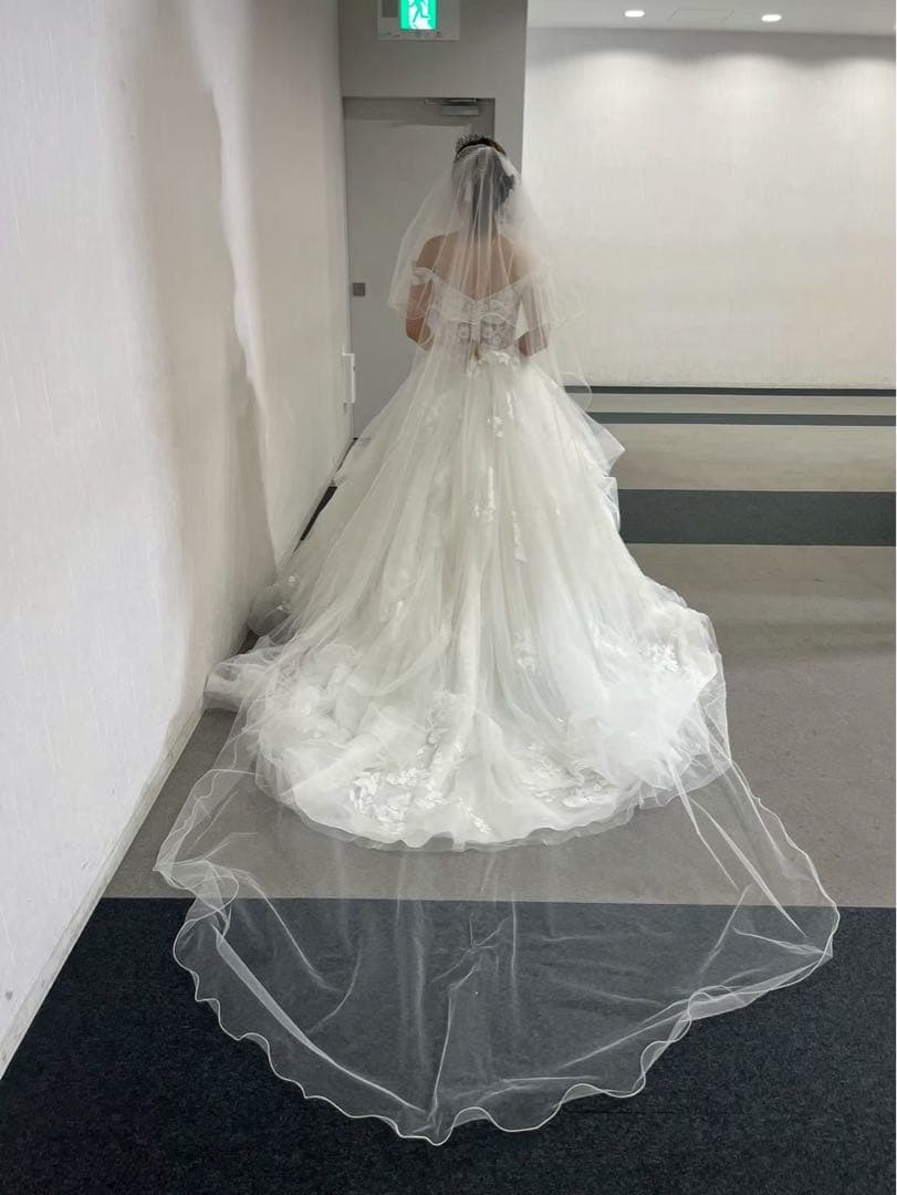 ウェディングドレス　ホワイト