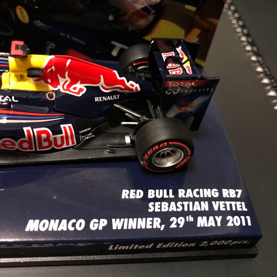 1/18 ミニチャンプスセバスチャン ベッテル【限定2011個】