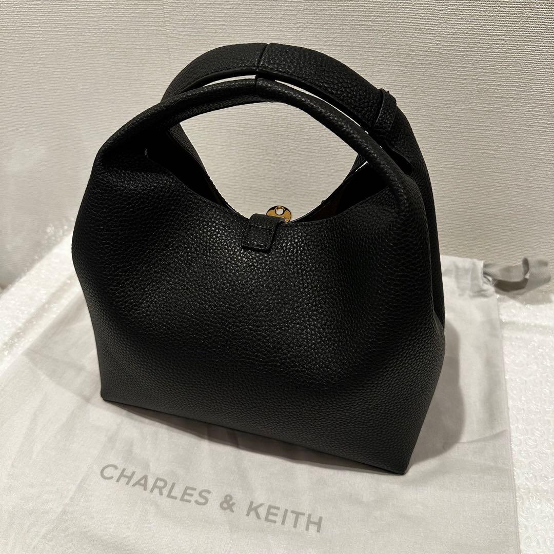 CHARLES & KEITH Chance チャンス バケットバッグ　ブラック