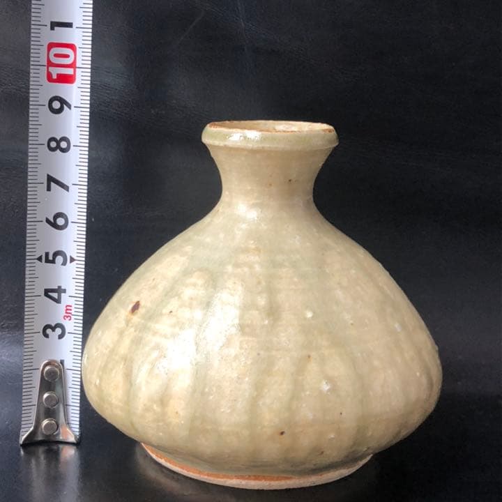 究極の古美術品◇蔵から凄い雰囲気のある古い小壺が出て来た！陶器、花