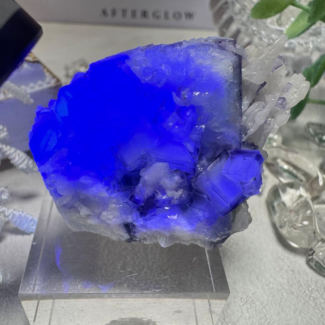 B278】ポーセリンフローライト Eタイプ ヤオガンシャン 鉱物標本