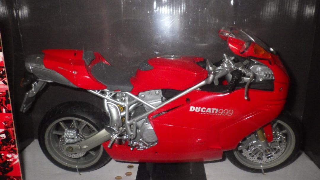 オートバイ・バイク NewRay 1/6 DUCATI 999
