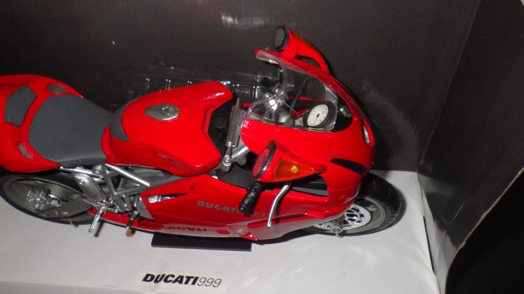 オートバイ・バイク NewRay 1/6 DUCATI 999