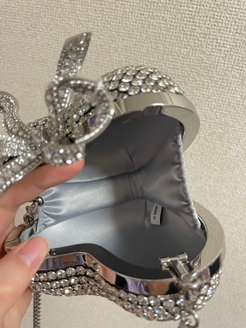 期間限定値下げsilver crystal heart clutch