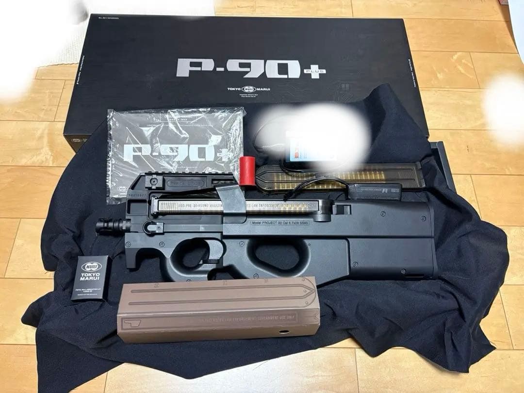 東京マルイ 電動ガン P90+ プラス　リポバッテリー　マガジン2機 東京マルイ 電動ガン P90+ プラス リポバッテリー マガジン2機 東京