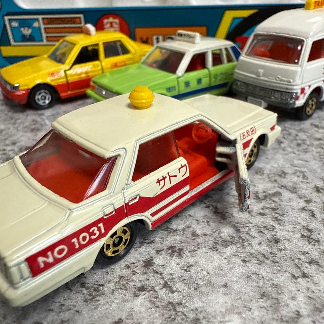 d*7様 トミカタクシーセット