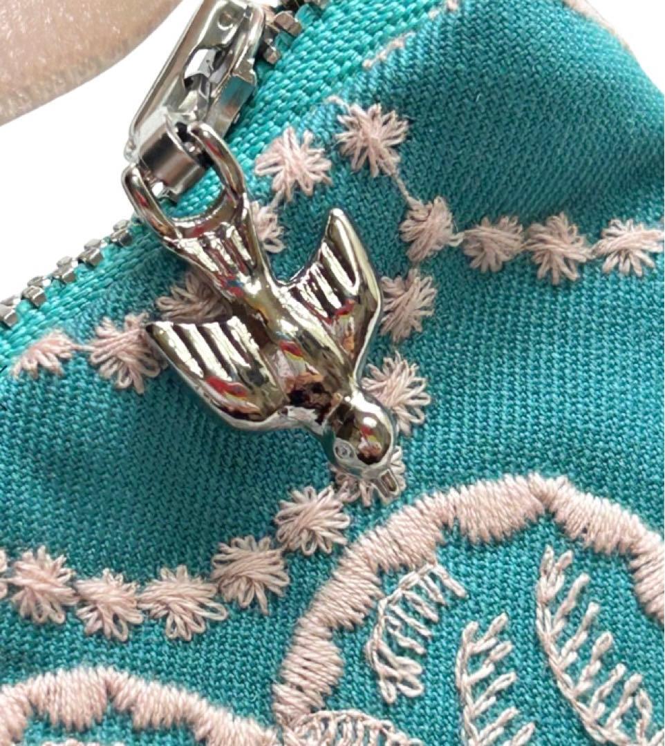 刺繍入り青ショルダーバッグ