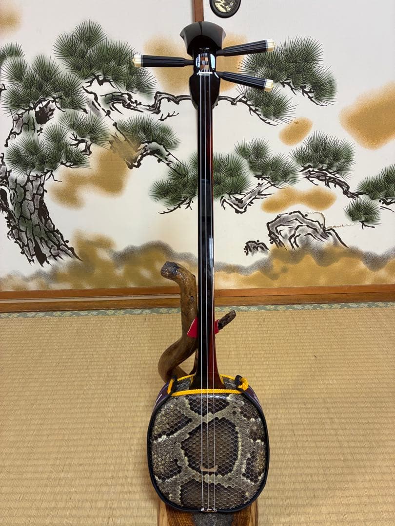 沖縄三線！黒木！上質黒檀！真壁型 ！本蛇皮 本張り【一枚張り】⑧⓬ -