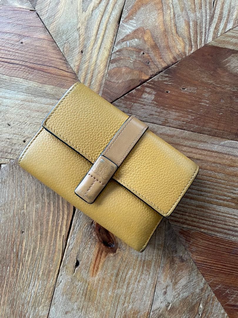 LOEWE ロエベ イエロー レザー 三つ折り財布