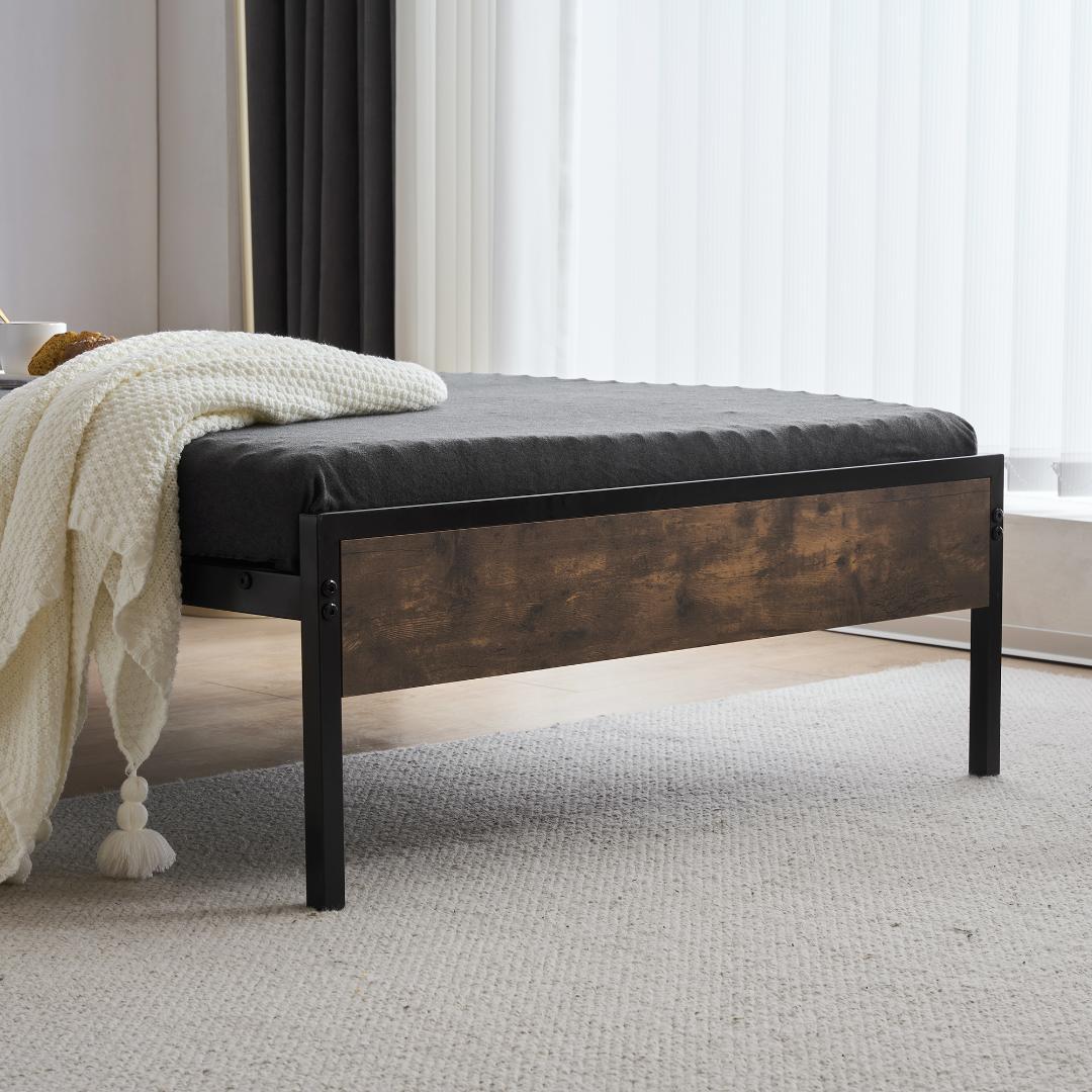 【限定価格ｘ送料無料】超人気！ベッドフレーム（S） パイプベッド コンセント付き