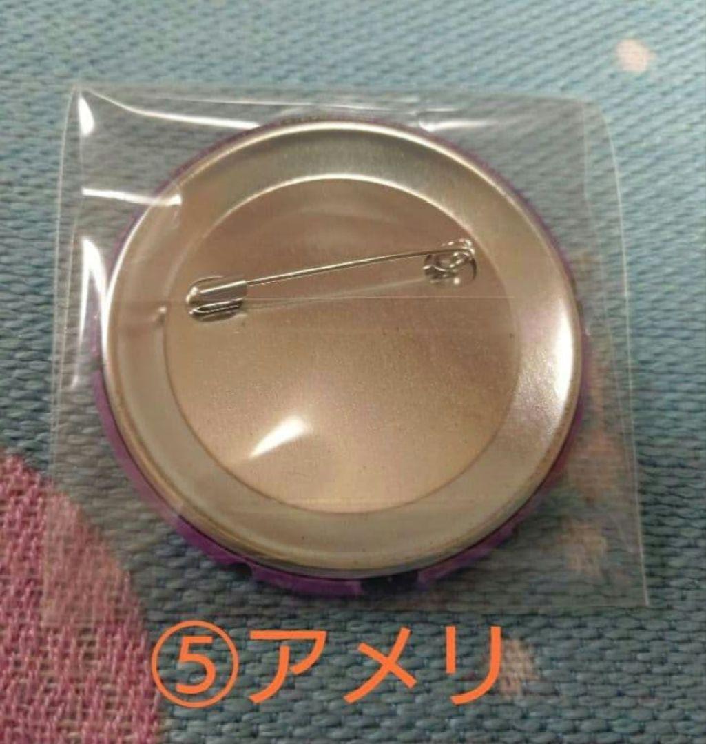 裏面サビあり!!魔入りました!入間くん　カラオケの鉄人　缶バッジ　魔フィア