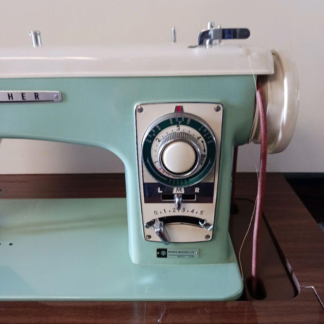 ☆昭和レトロ ブラザー足踏みミシン ミントグリーン ミシン台