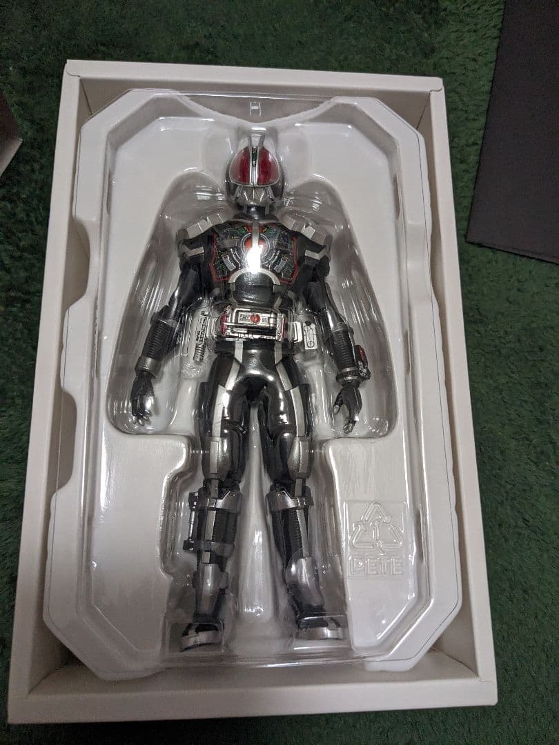 真骨彫　仮面ライダーファイズ　アクセルフォーム　555