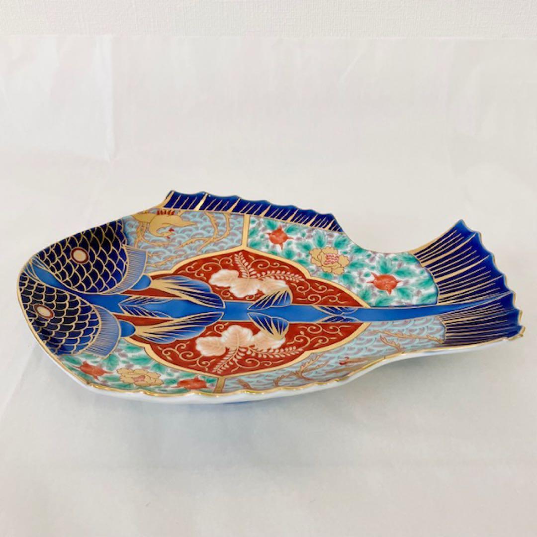 未使用 深川製磁 宮内庁御用達 古伊万里鳳凰割地紋 魚型皿 - メルカリ