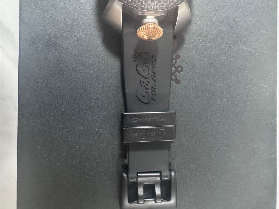 ぷ*ん様 ガガミラノ ダイビング カーボン仕様