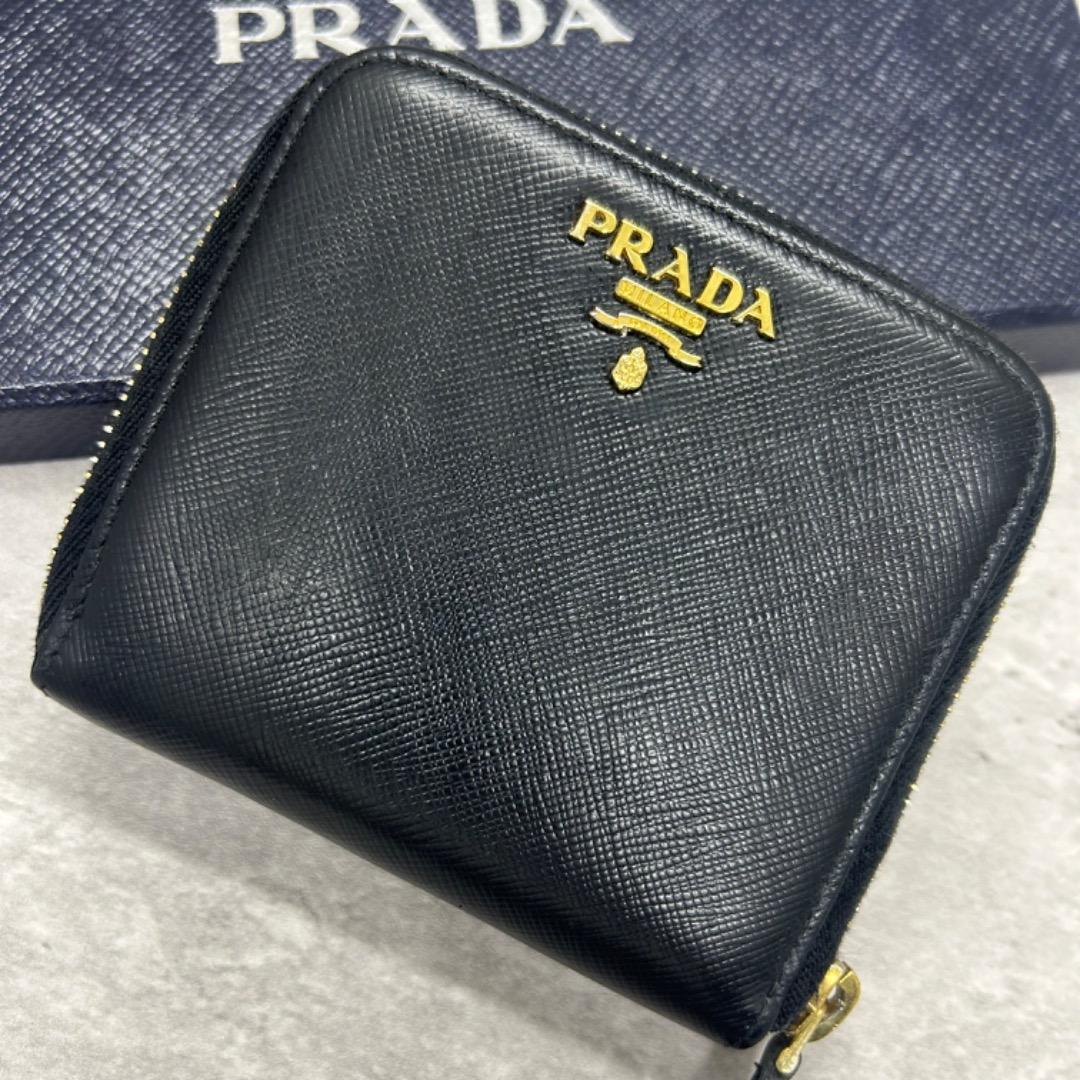 極美品✨プラダ 二つ折り財布 L字ファスナー 金ロゴ サフィアーノ