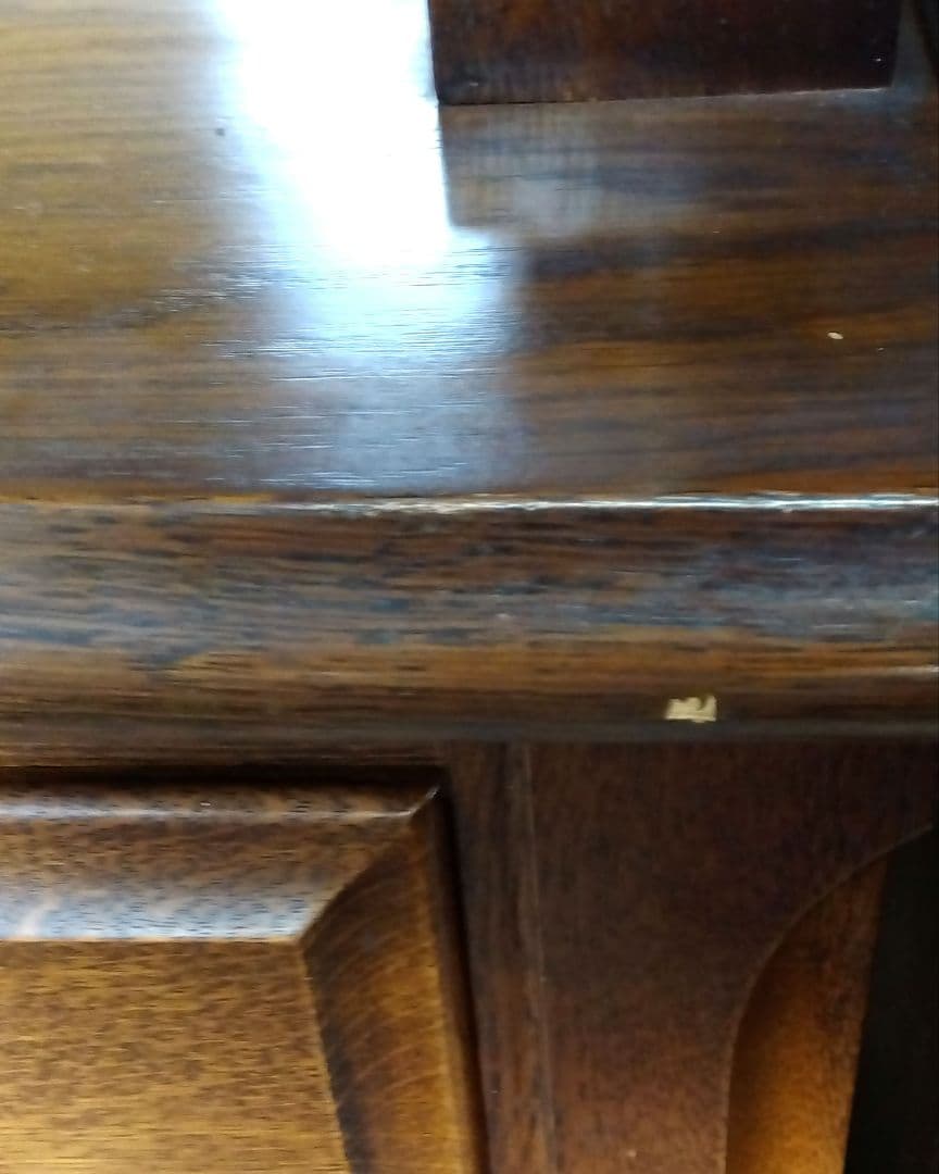 北川知加子　クラシカルアンティーク調　食器棚　カップボード