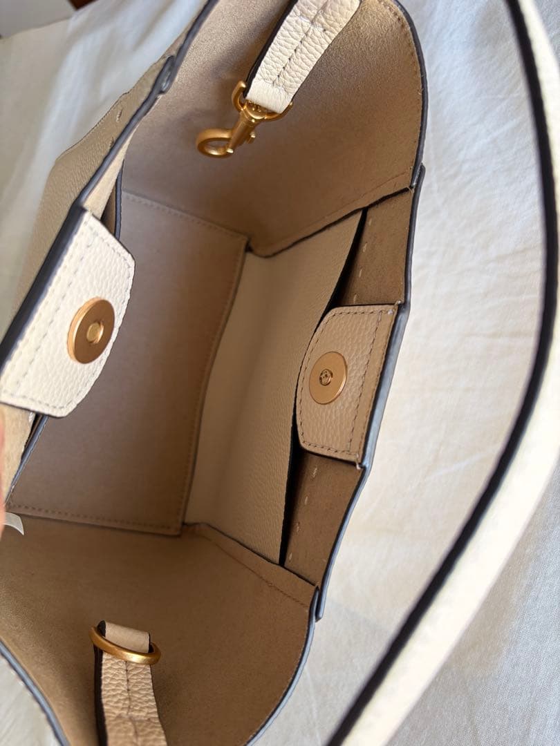 ホワイトレザー ハンドバッグ 保存袋付き