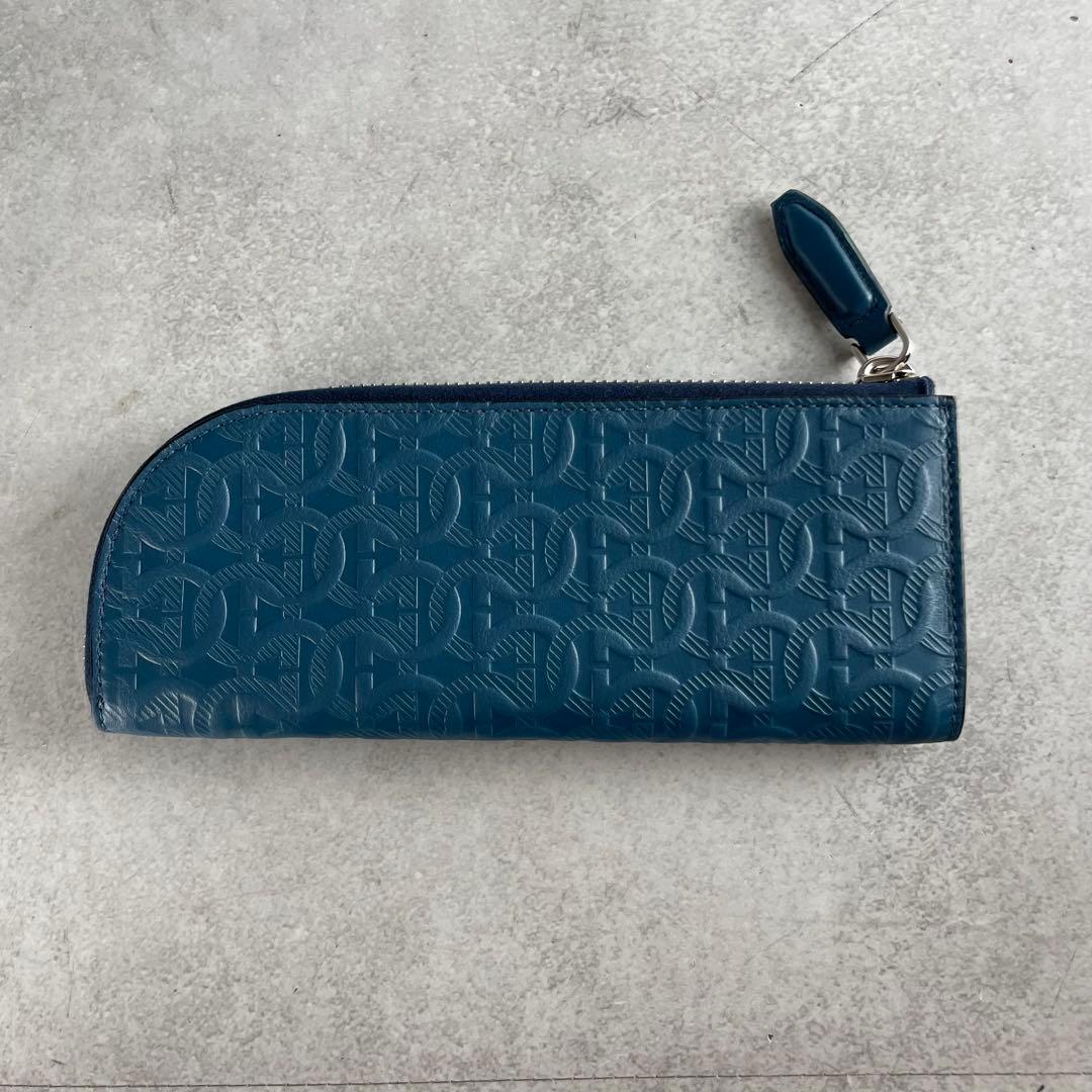 未使用級✨ サルヴァトーレフェラガモ 現行 ペンケース エンボス加工