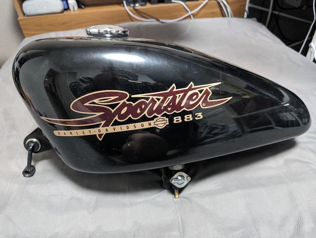 zzz専用 ハーレー スポーツスター 純正タンク - メルカリ