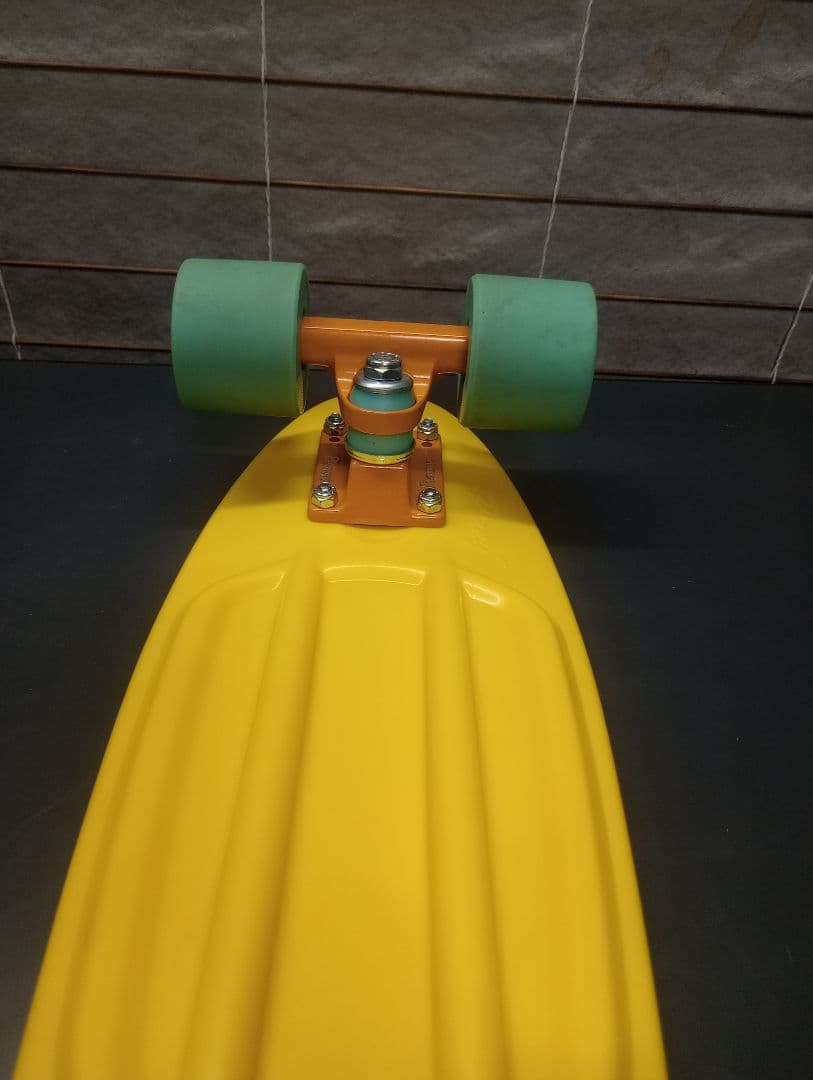 PENNY　イエロー　スケートボード　２２インチ　中古