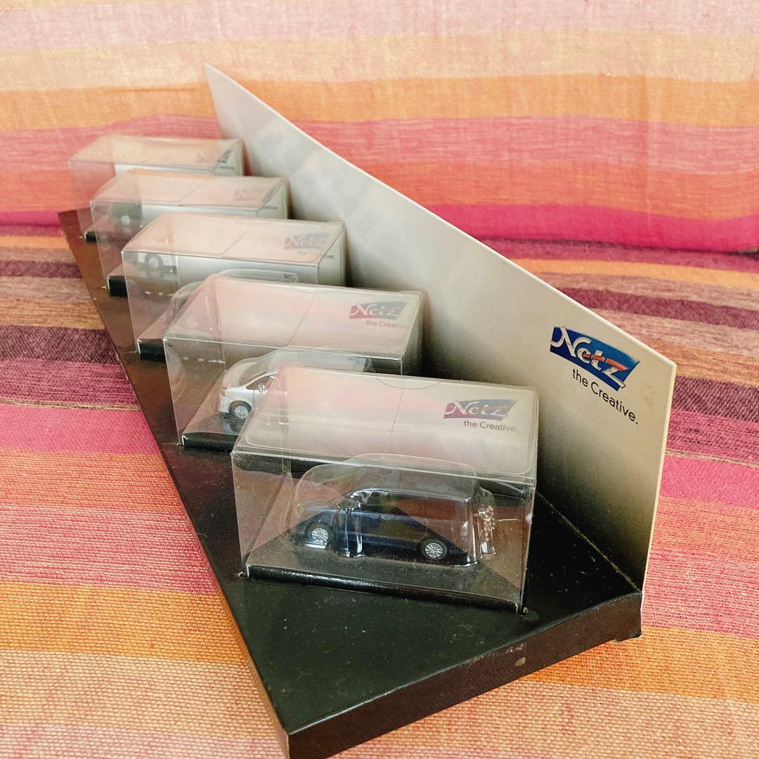 VOXY プルバックカー　LEDキーホルダー　ミニカー