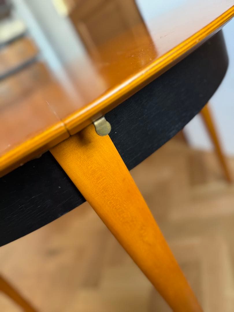 希少！　ケース・ブラークマン ダイニングテーブル 直径104.5cm