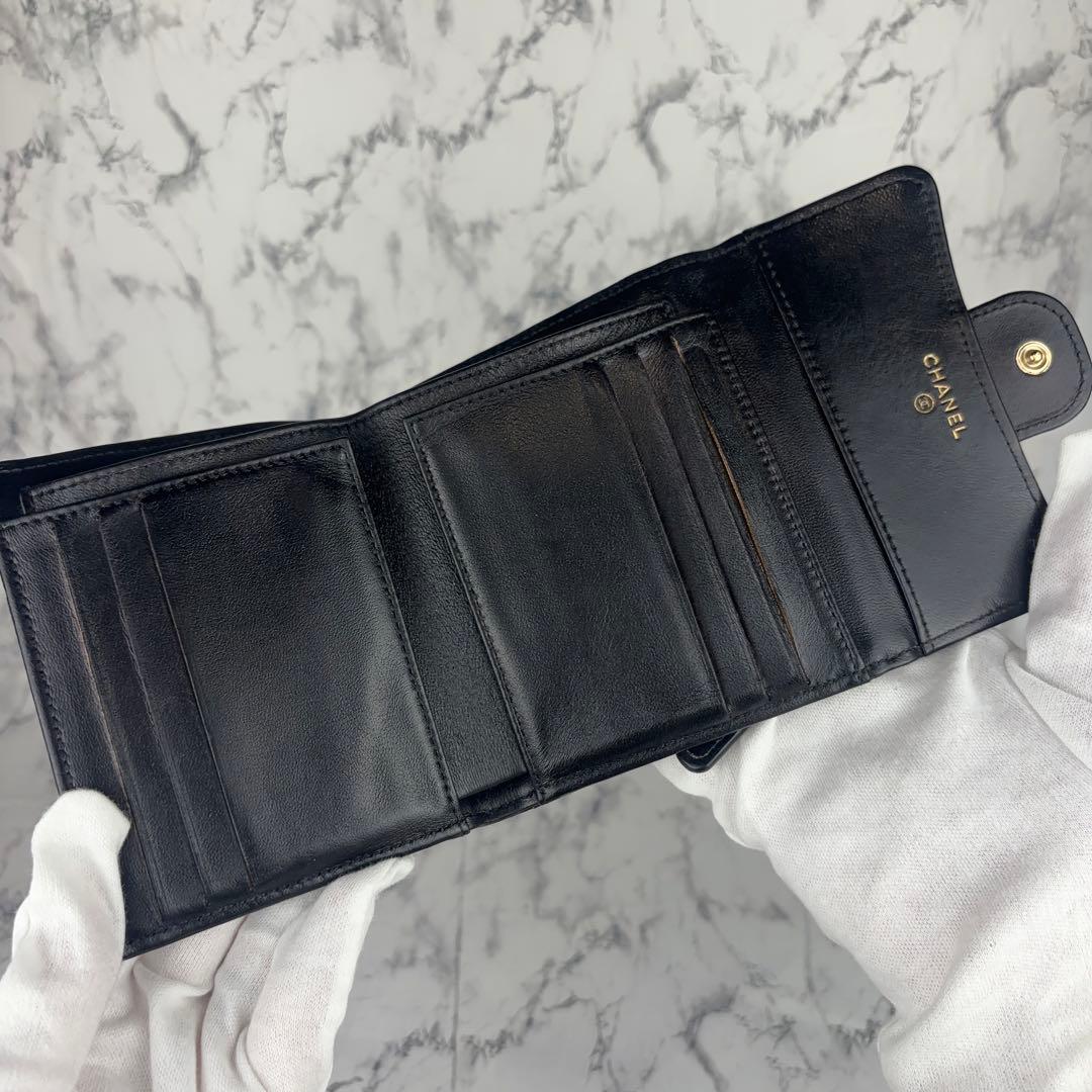 96 CHANEL マトラッセ　ラムスキン　三つ折り財布