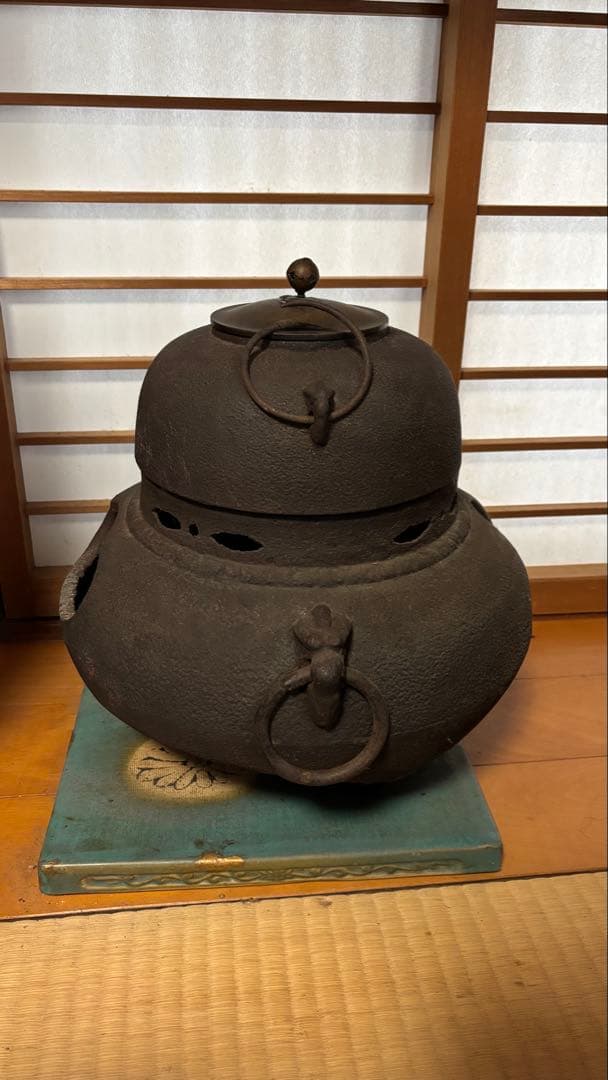 鉄製茶釜 黒色 丸型