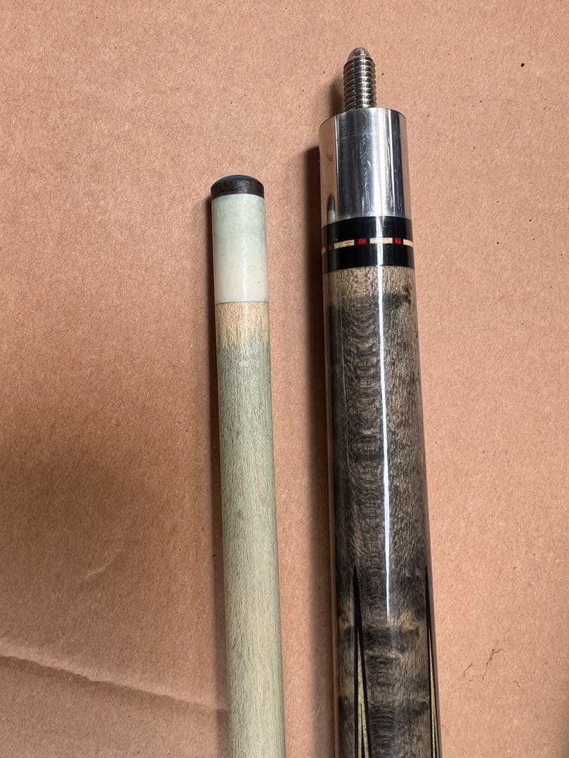 アダ-チ ビリヤードキュー ケース付き2本セット。