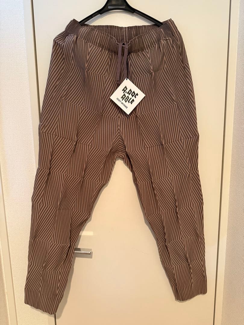 A-POC ABLE ISSEY MIYAKE TYPE-W009 パンツ A-POC ABLE ISSEY MIYAKE TYPE-W009 パンツ Introducing Items “TYPE-W