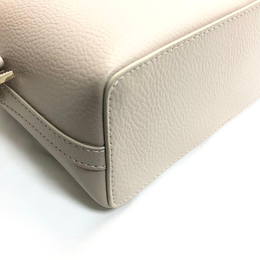 【まゆ ✨】　TOCCA ポシェットバッグ　ショルダーバッグ　グレージュ