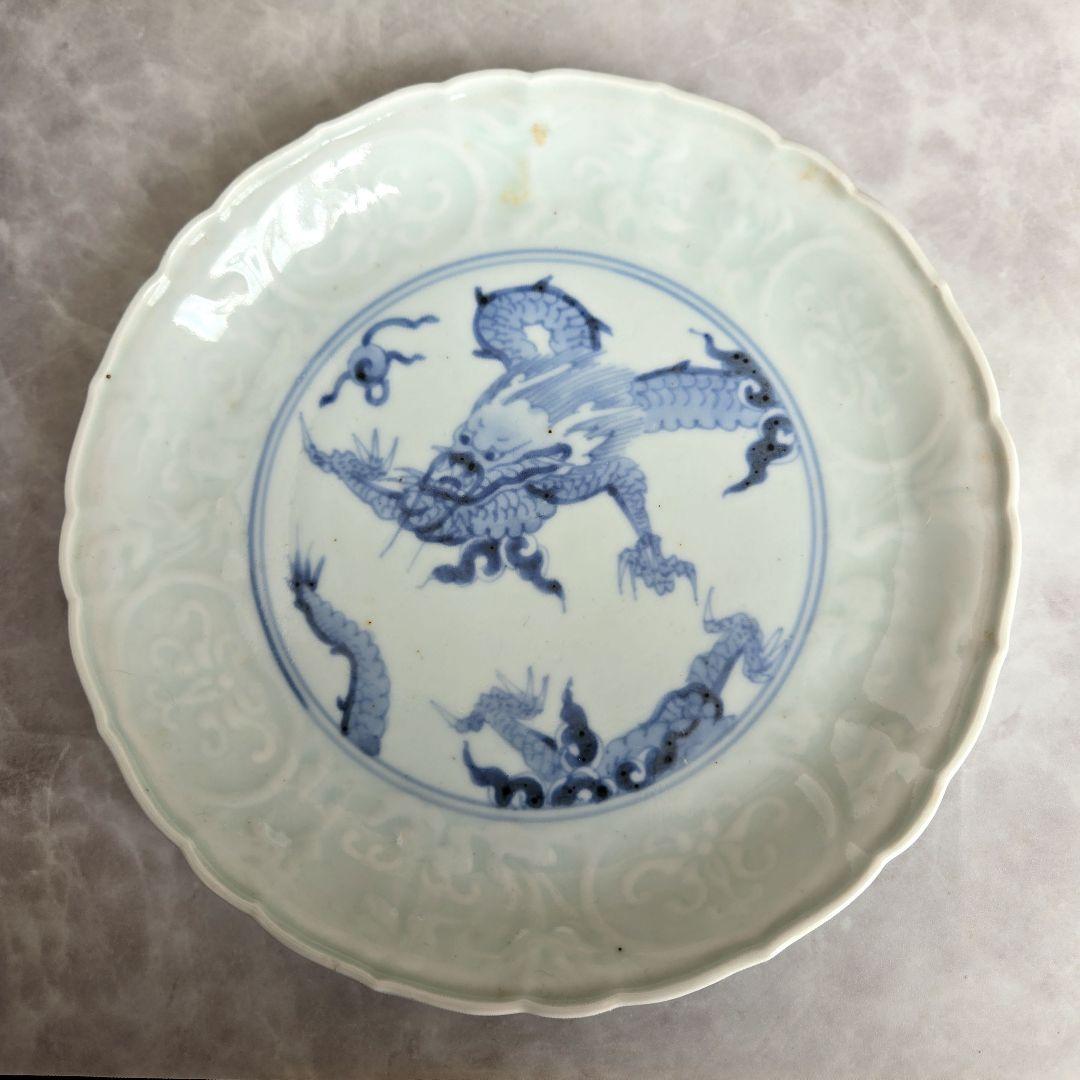 古伊万里　染付　陽刻　七寸皿　江戸時代　龍　唐草　金直し　金継ぎ　骨董　和骨董 古伊万里 染付 陽刻 七寸皿 江戸時代 龍 唐草 金直し 金継ぎ 骨董 和