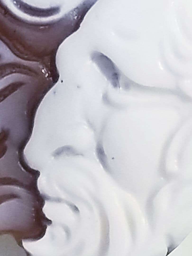 KS-137 【ジェンナロ・ガロファロ】作　天然シェルカメオルース