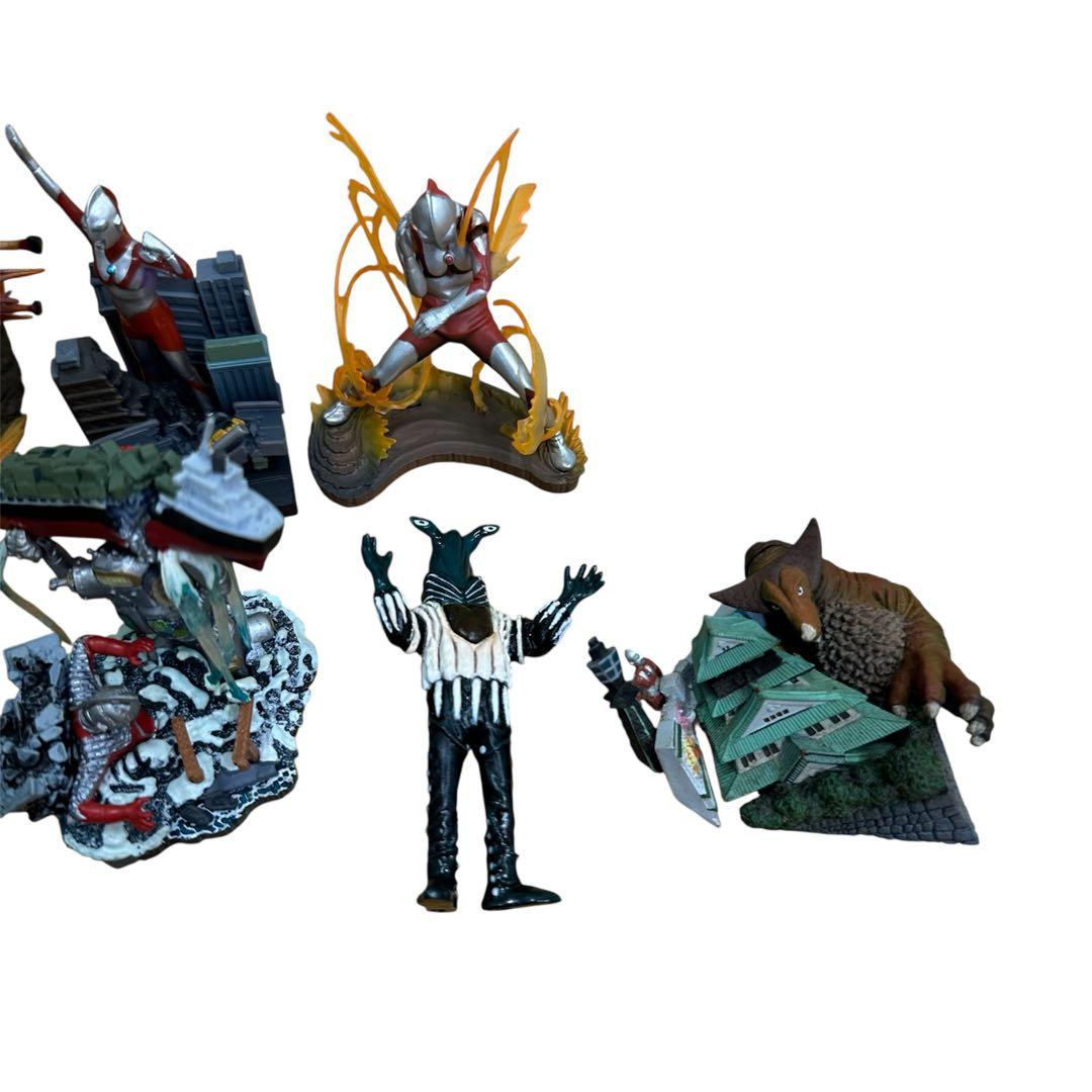 ウルトラマン　まとめ売り　ウルトラ怪獣　怪獣名鑑など　11個　11体