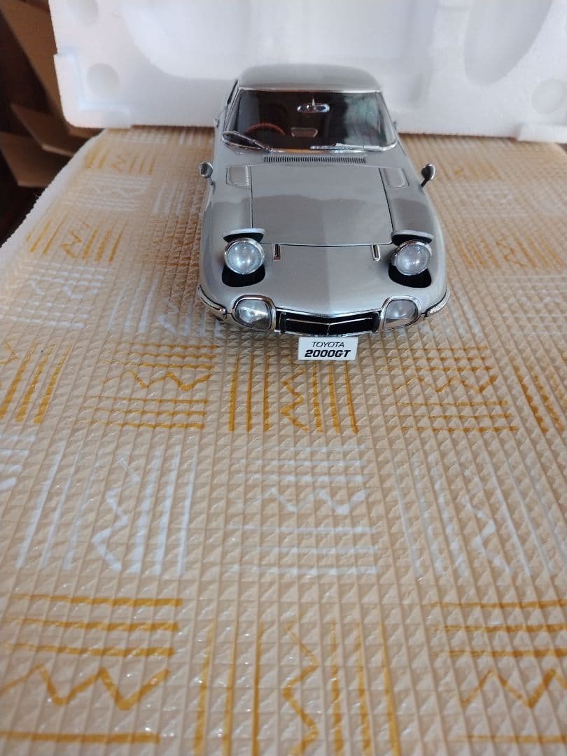 18/1 トヨタ2000GT シルバー塗装　美品