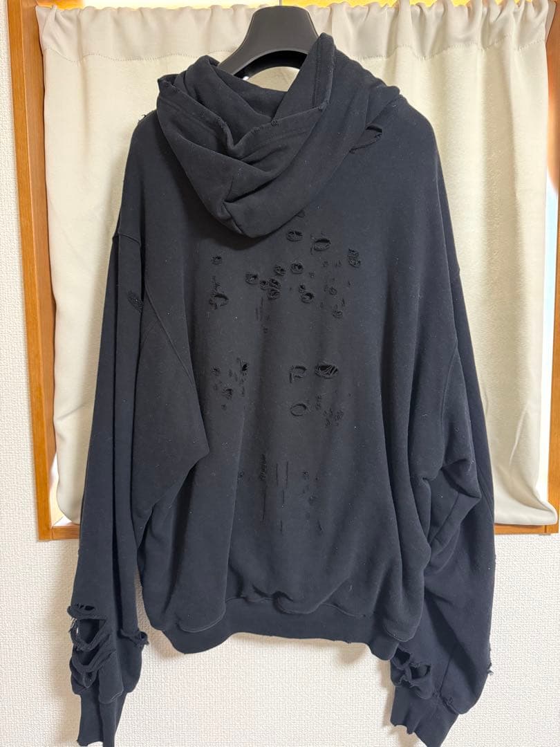 A*U様 BALENCIAGA ダメージ加工 フーディ ブラック♡