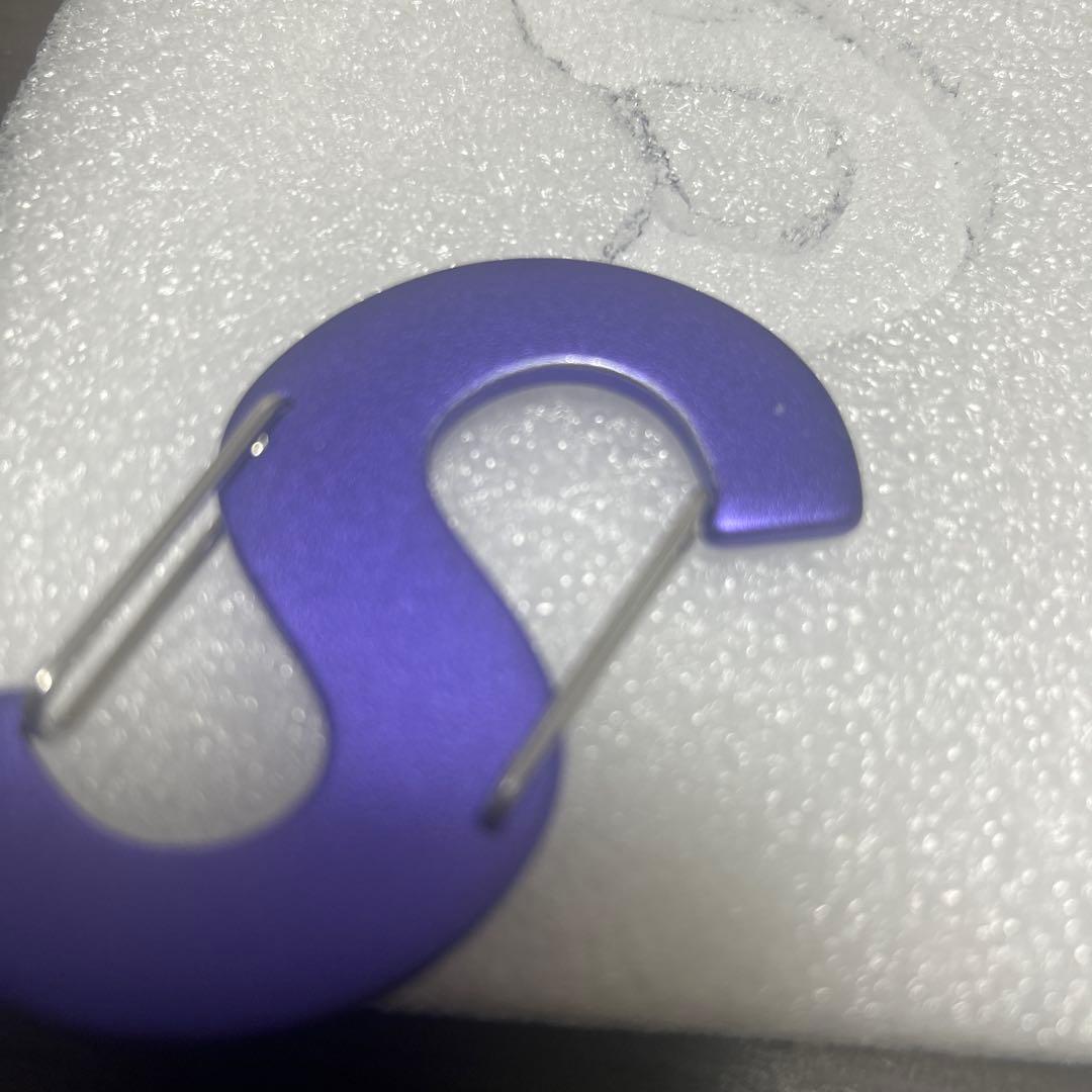 Supreme S Logo Keychain NITE IZEパープル
