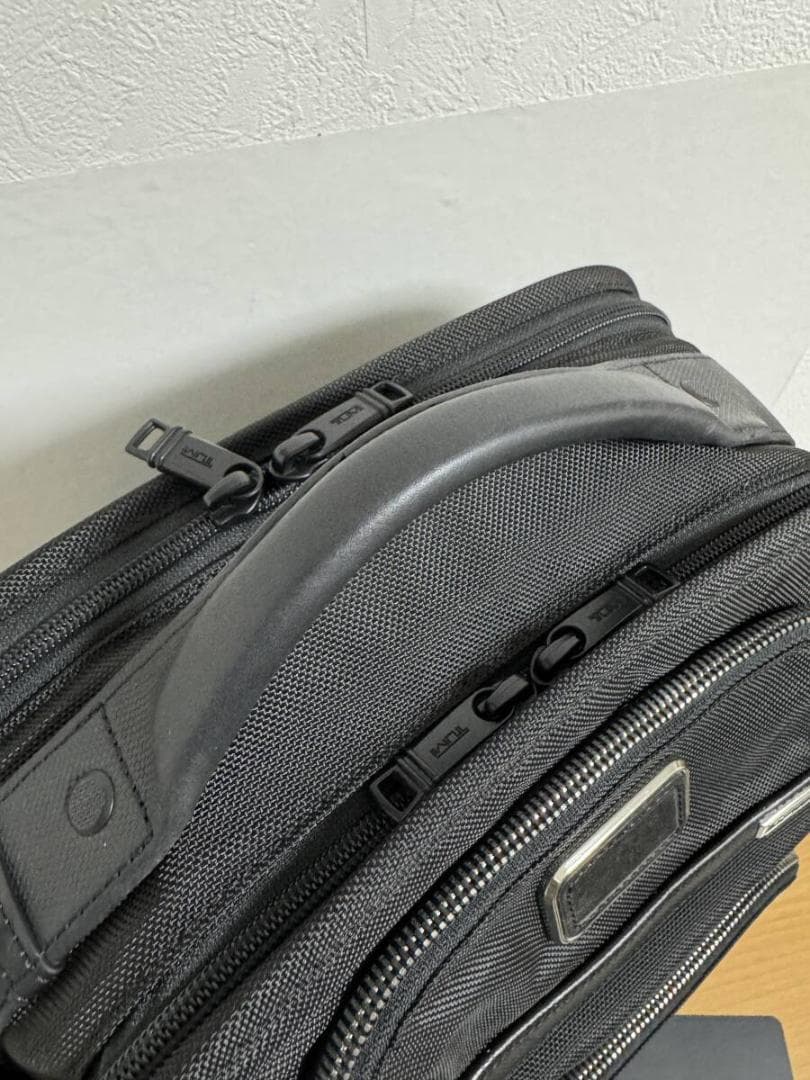 新品同様 TUMI ALPHA3 ビジネス・クラス・ブリーフパック 国内正規品