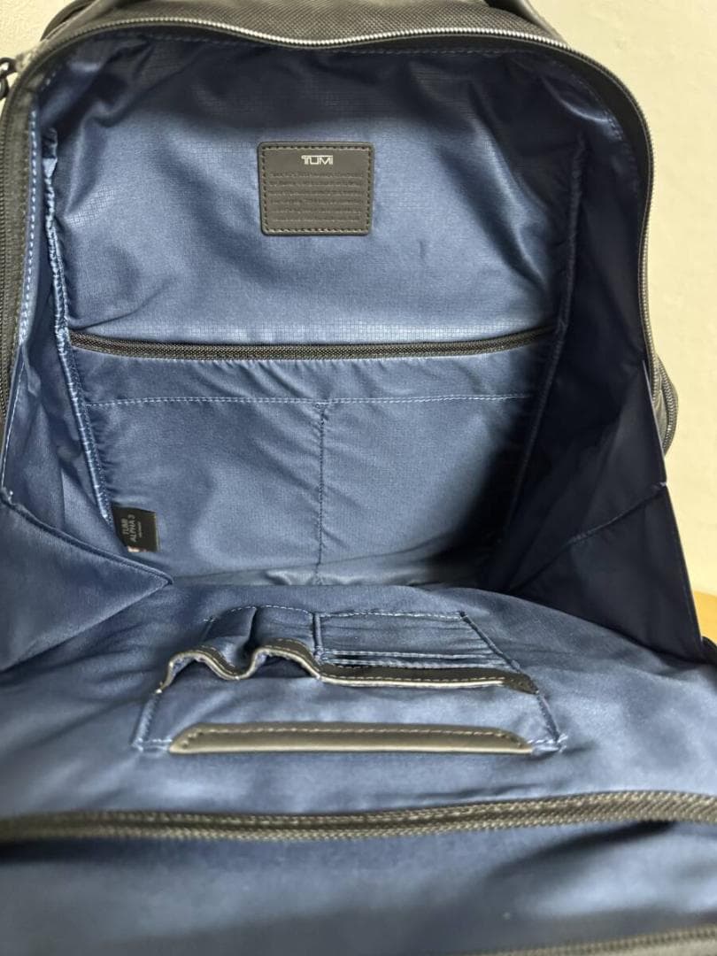 新品同様 TUMI ALPHA3 ビジネス・クラス・ブリーフパック 国内正規品