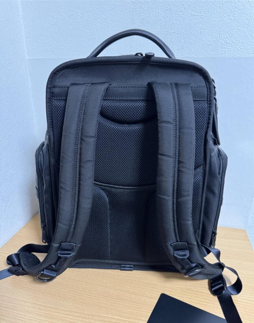 新品同様 TUMI ALPHA3 ビジネス・クラス・ブリーフパック 国内正規品