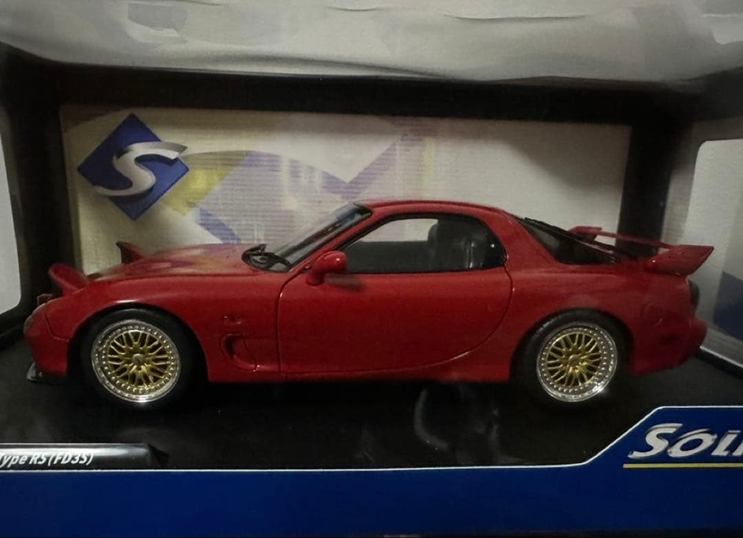 SOLIDOマツダ RX-7 レッド ミニカー1/18