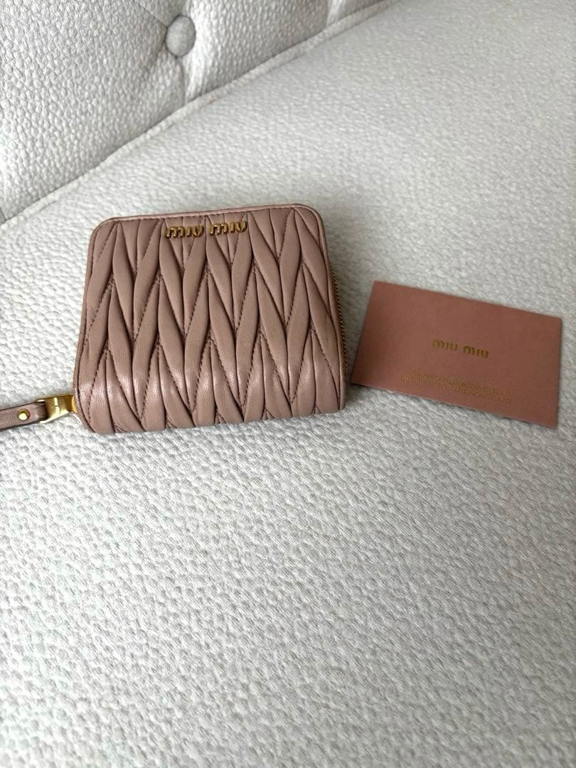 MIU MIU マテラッセ 二つ折り財布 CAMMEO 5ML522