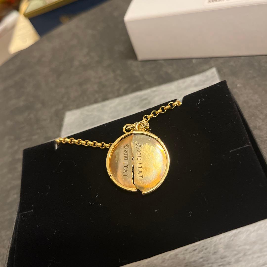 仮面ライダーオーズ 限定 アンクの割れたメダルペンダント ネックレス