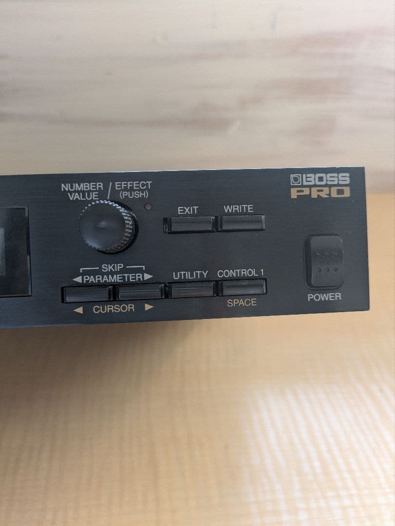 BOSS SE-70 スーパーエフェクトプロセッサー　アダプター付き