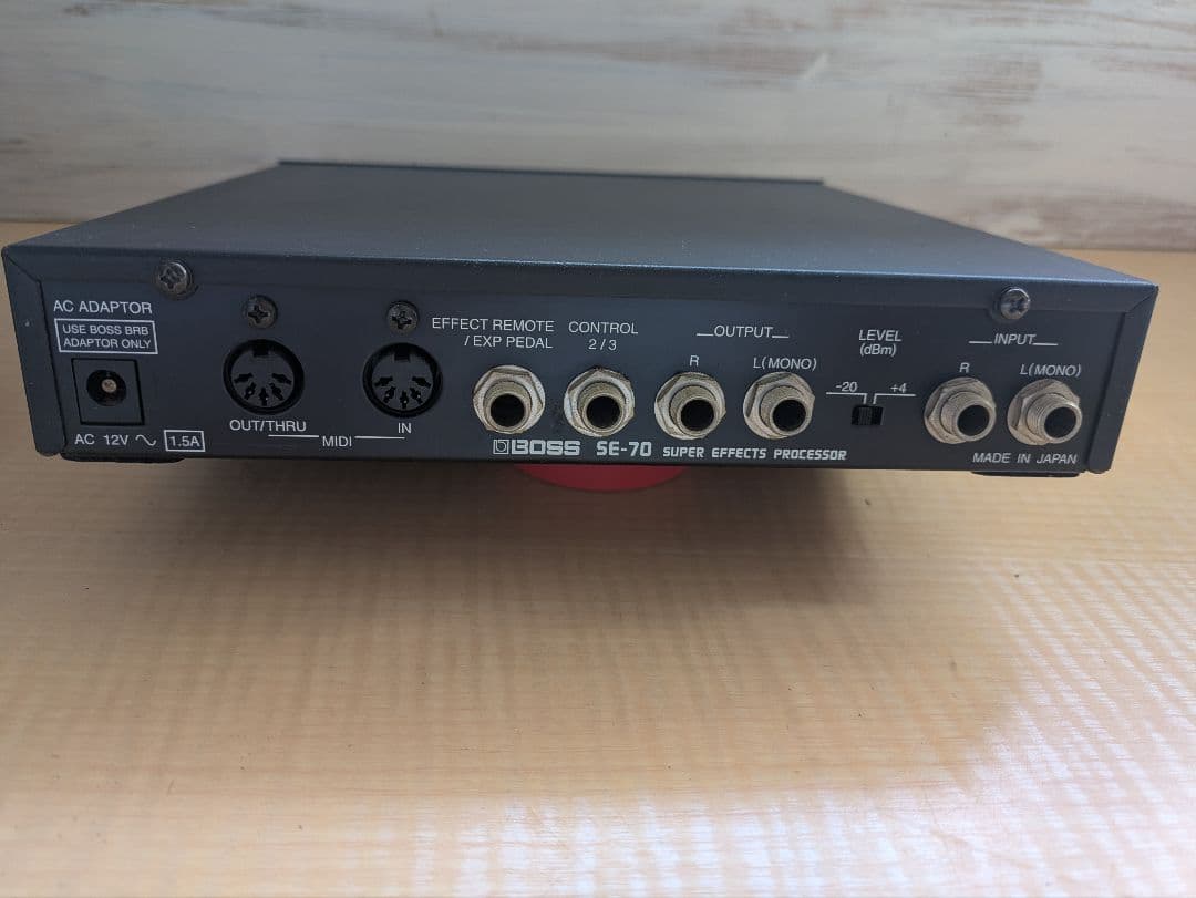 BOSS SE-70 スーパーエフェクトプロセッサー　アダプター付き