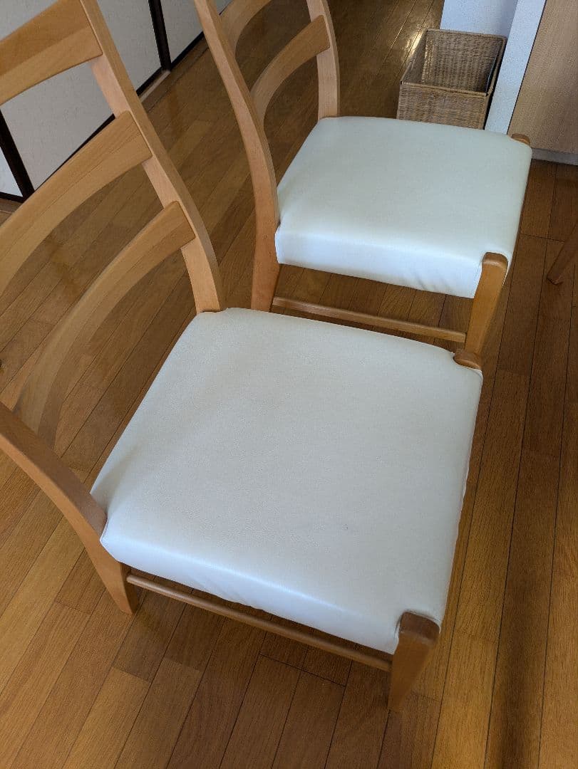 ダイニングテーブル セット　椅子カバー付き
