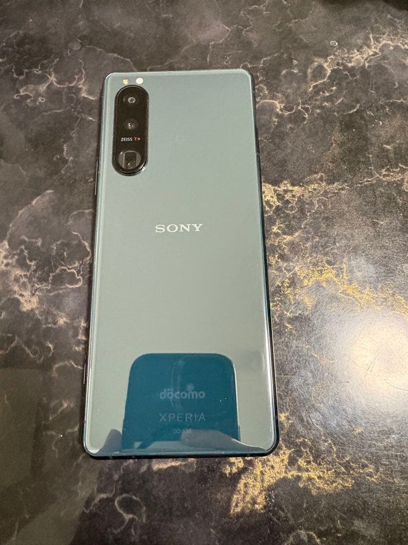 Xperia 5 III グリーン　本体　縦線あり