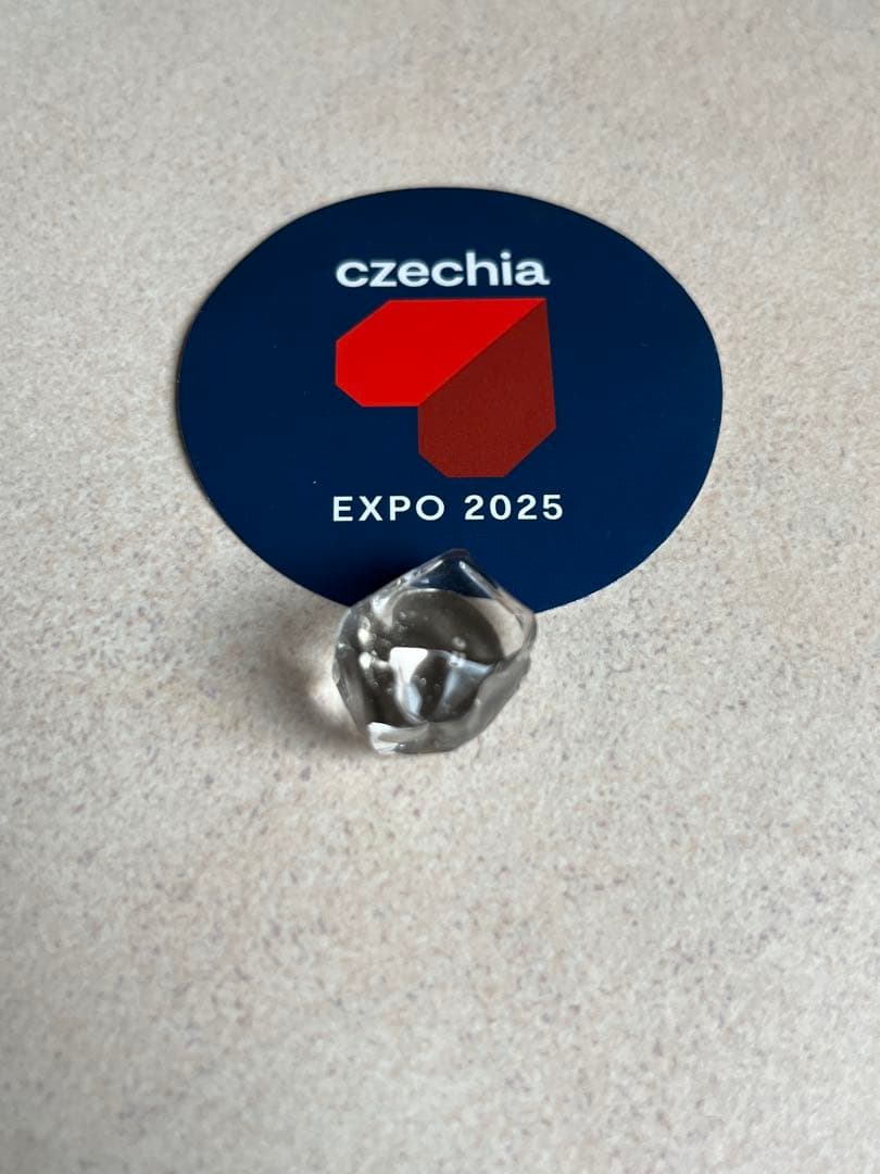 「非商品」チェコ館　Preciosa ボヘミアンガラスピンバッジ　万博 「限定」 未開封 非売品 チェコ館 関係者専用 万博 ピンバッジ - メルカリ