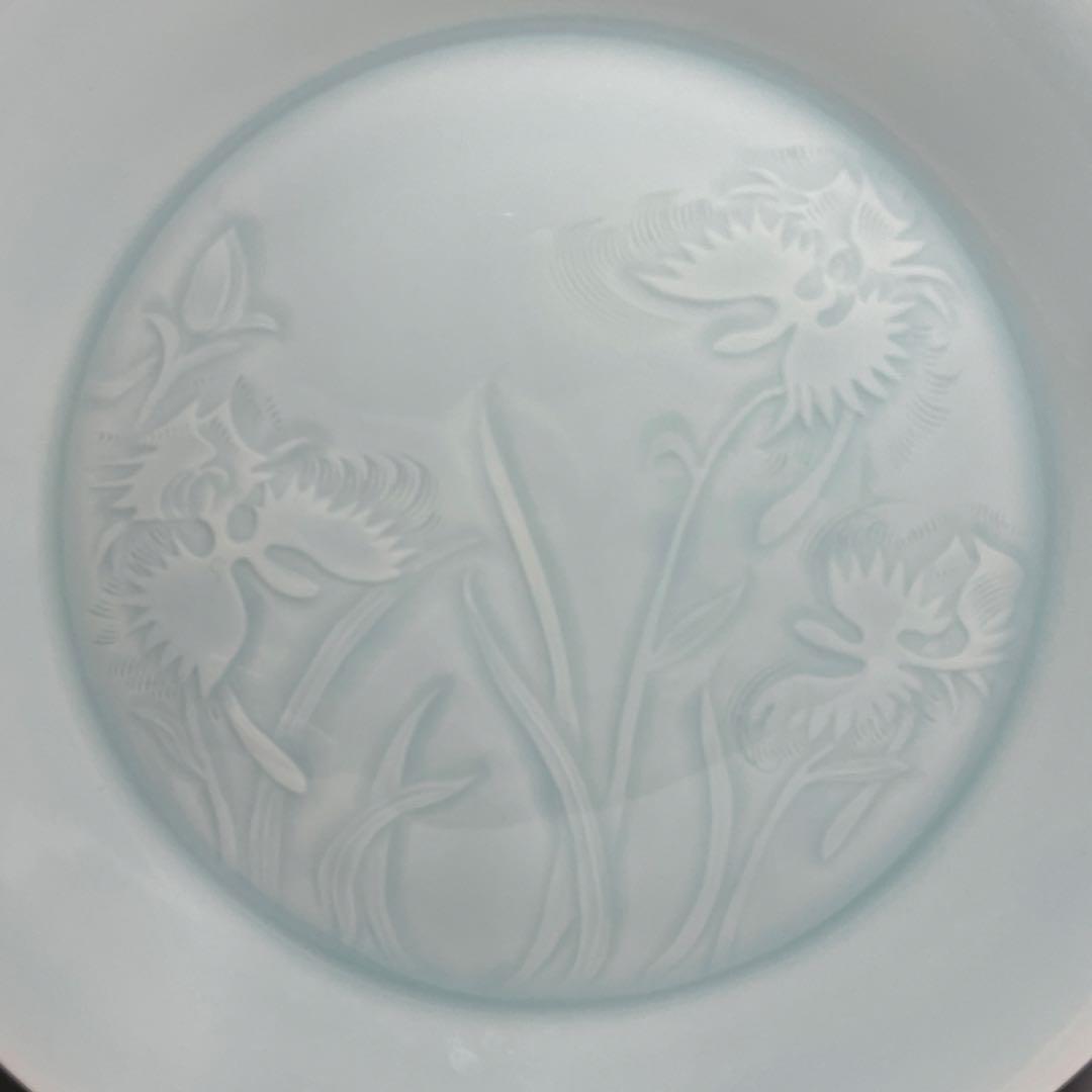 ◇名品 人間国宝 塚本快示 快山窯 青白磁鷺草文皿 共箱・共布付き